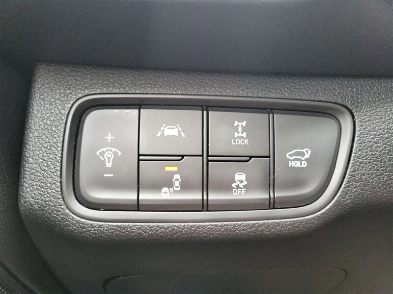 Used 2019 Hyundai Santa Fe Limited AWD/4WD image 29