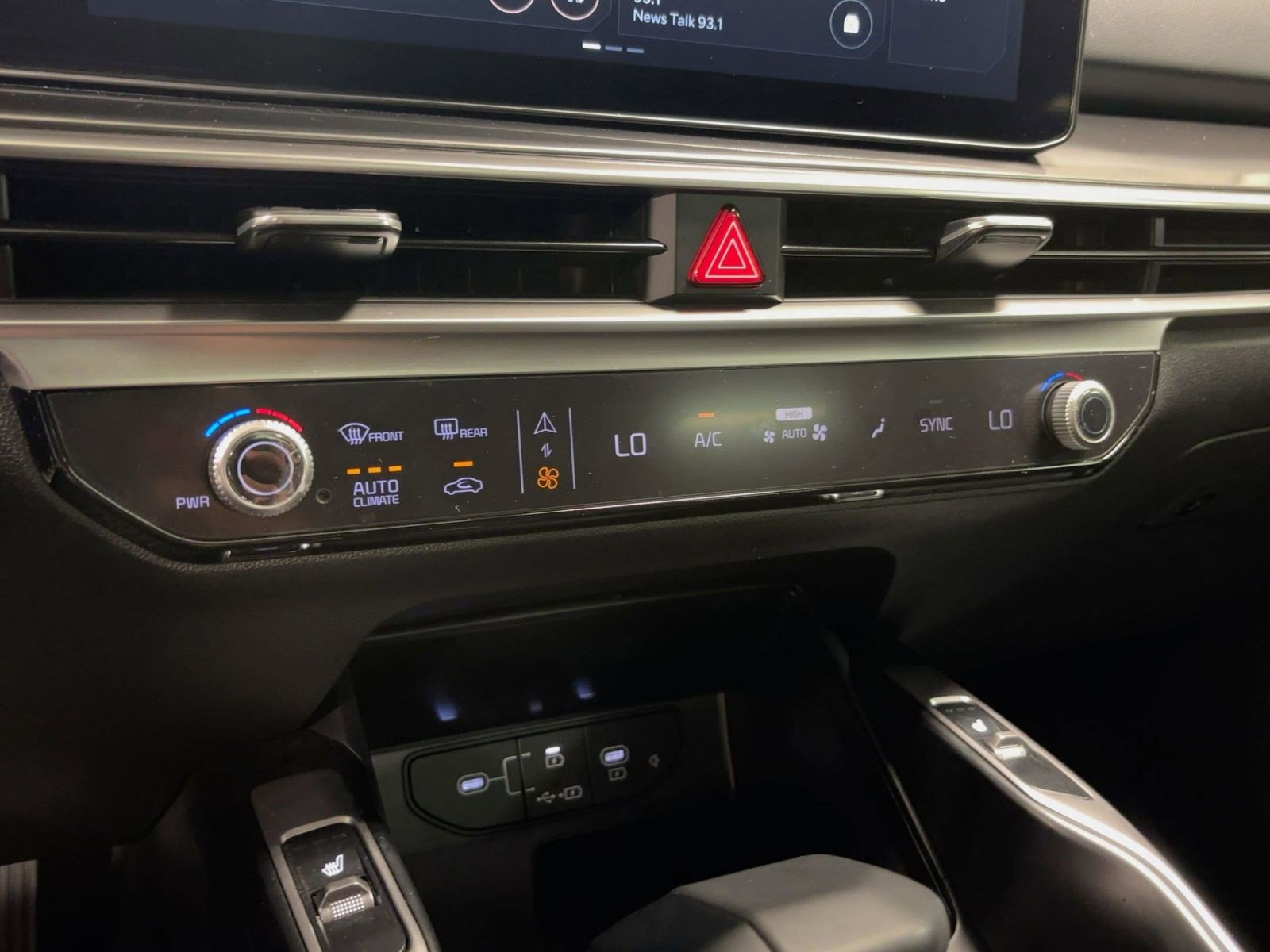 Used 2025 Kia Sorento S w/ Panoramic Sunroof Package image 25