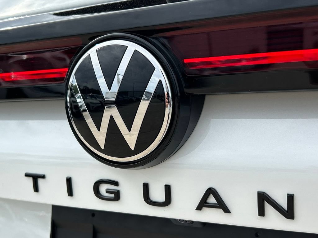 New 2026 Volkswagen Tiguan SE R-Line FWD image 49