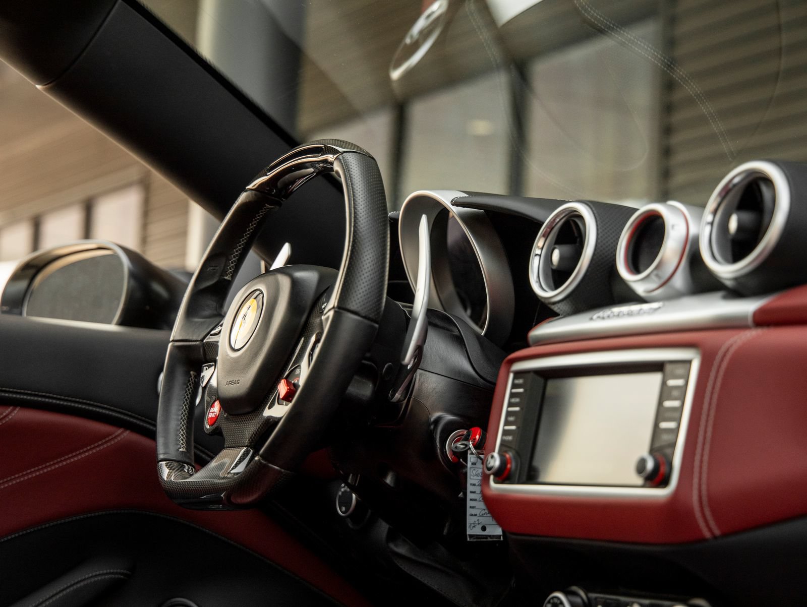 Used 2016 Ferrari California T RWD image 42