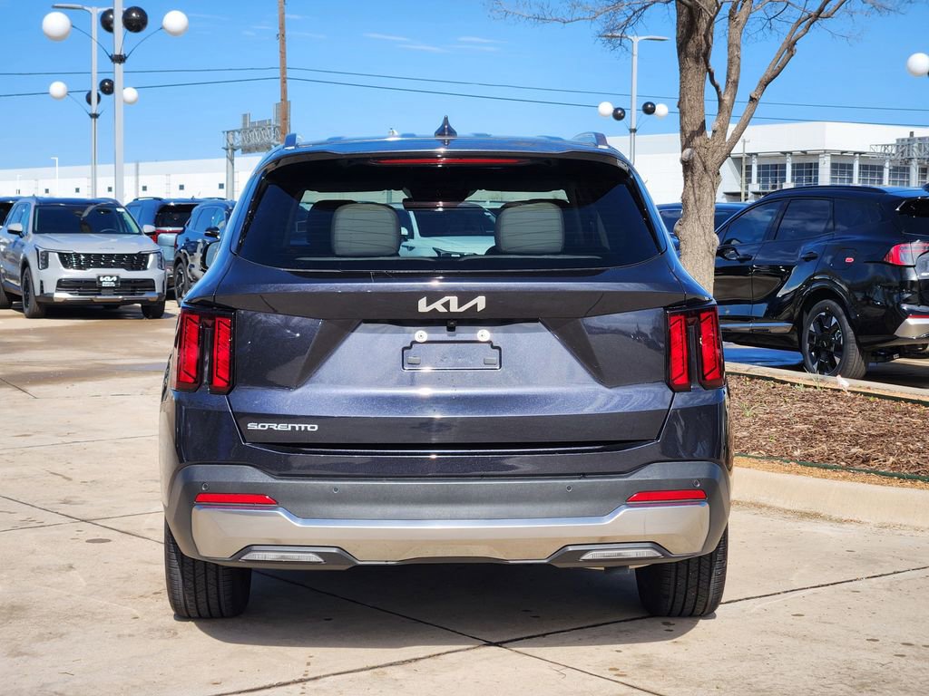 Certified 2025 Kia Sorento EX image 13
