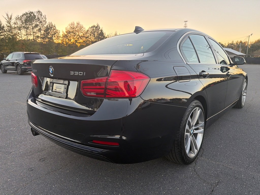 Used 2018 BMW 330i xDrive Sedan image 4