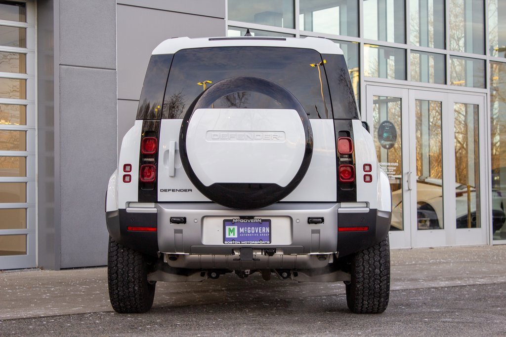 Used 2025 Land Rover Defender 110 S image 9