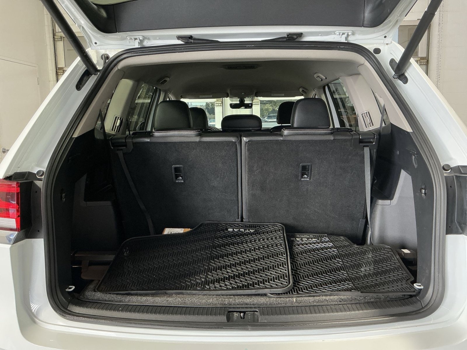 Used 2023 Volkswagen Atlas SE AWD/4WD image 25