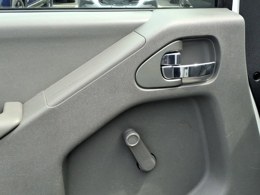 Used 2019 Nissan Frontier S RWD image 4