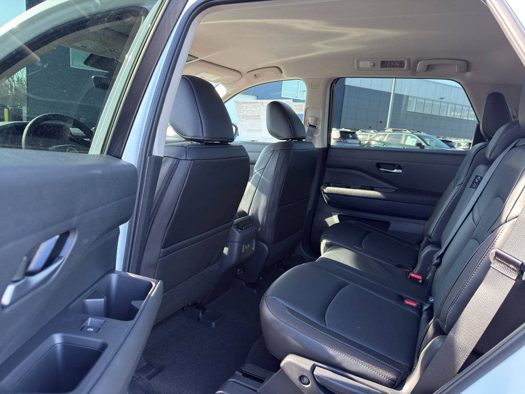 New 2026 Nissan Pathfinder SL image 29