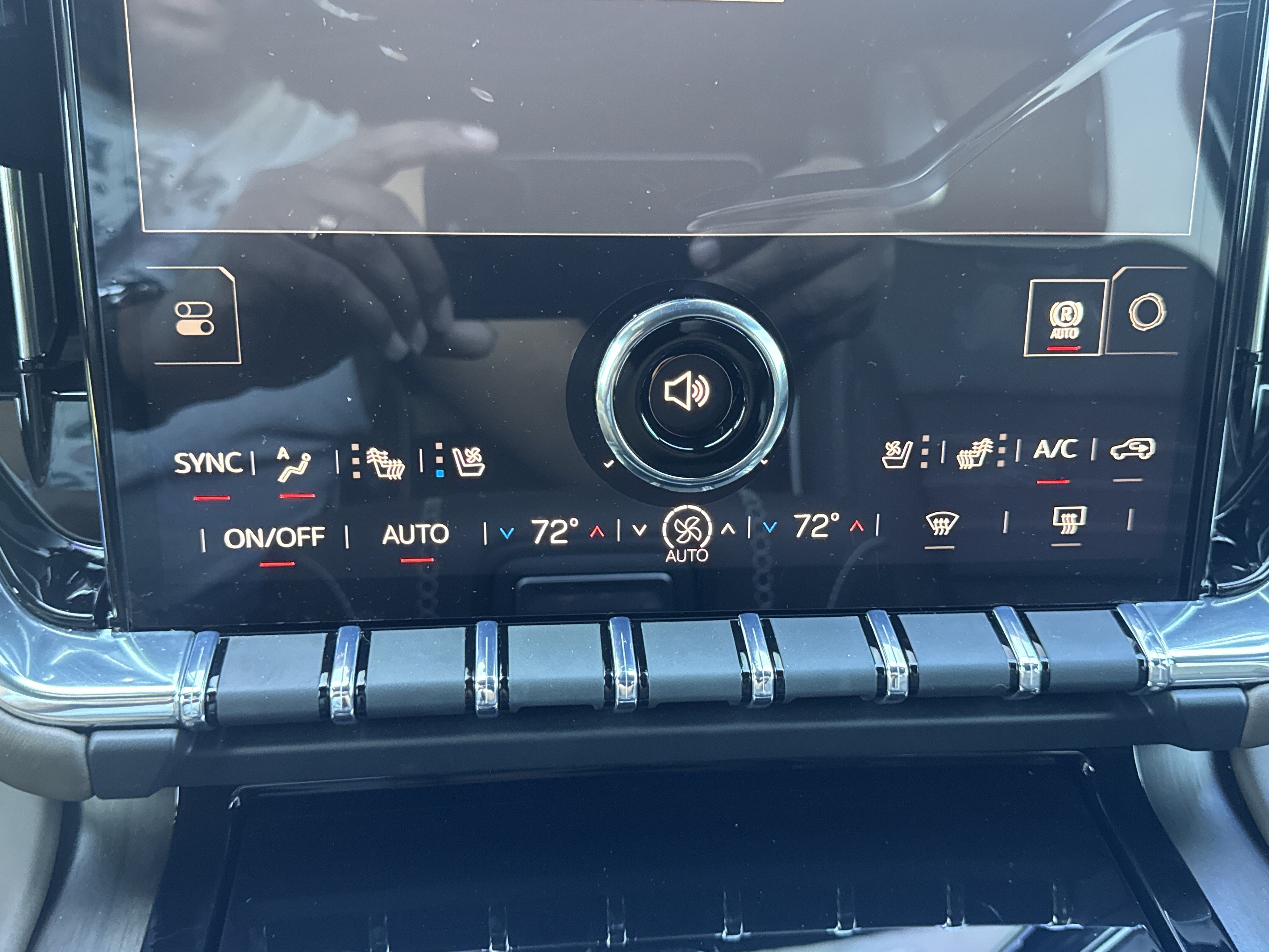 Certified 2026 GMC Yukon XL Denali Ultimate w/ LPO, Floor Liner Package AWD/4WD image 33