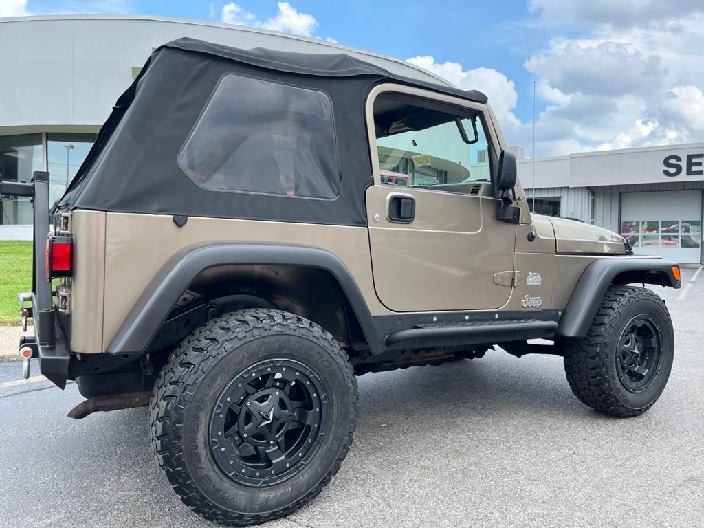 Used 2004 Jeep Wrangler Sahara w/ Dual Top Group AWD/4WD image 35
