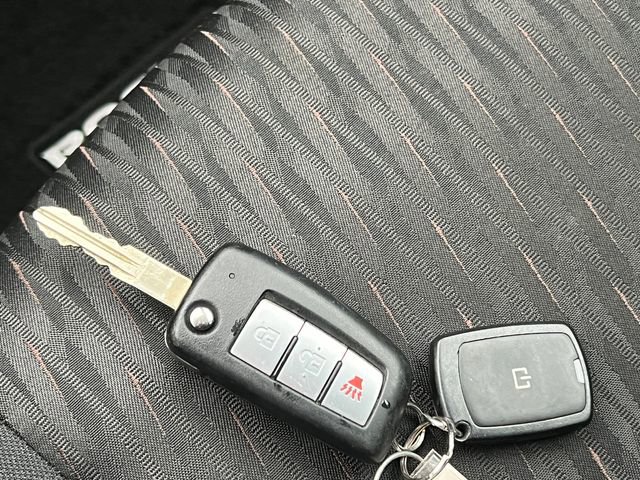 Used 2020 Nissan Rogue S image 28