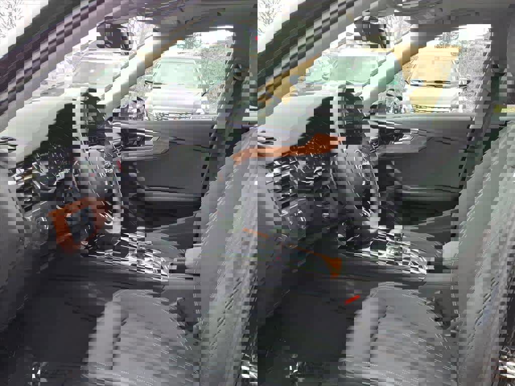 Used 2021 Audi A4 2.0T Premium w/ Convenience Package image 14