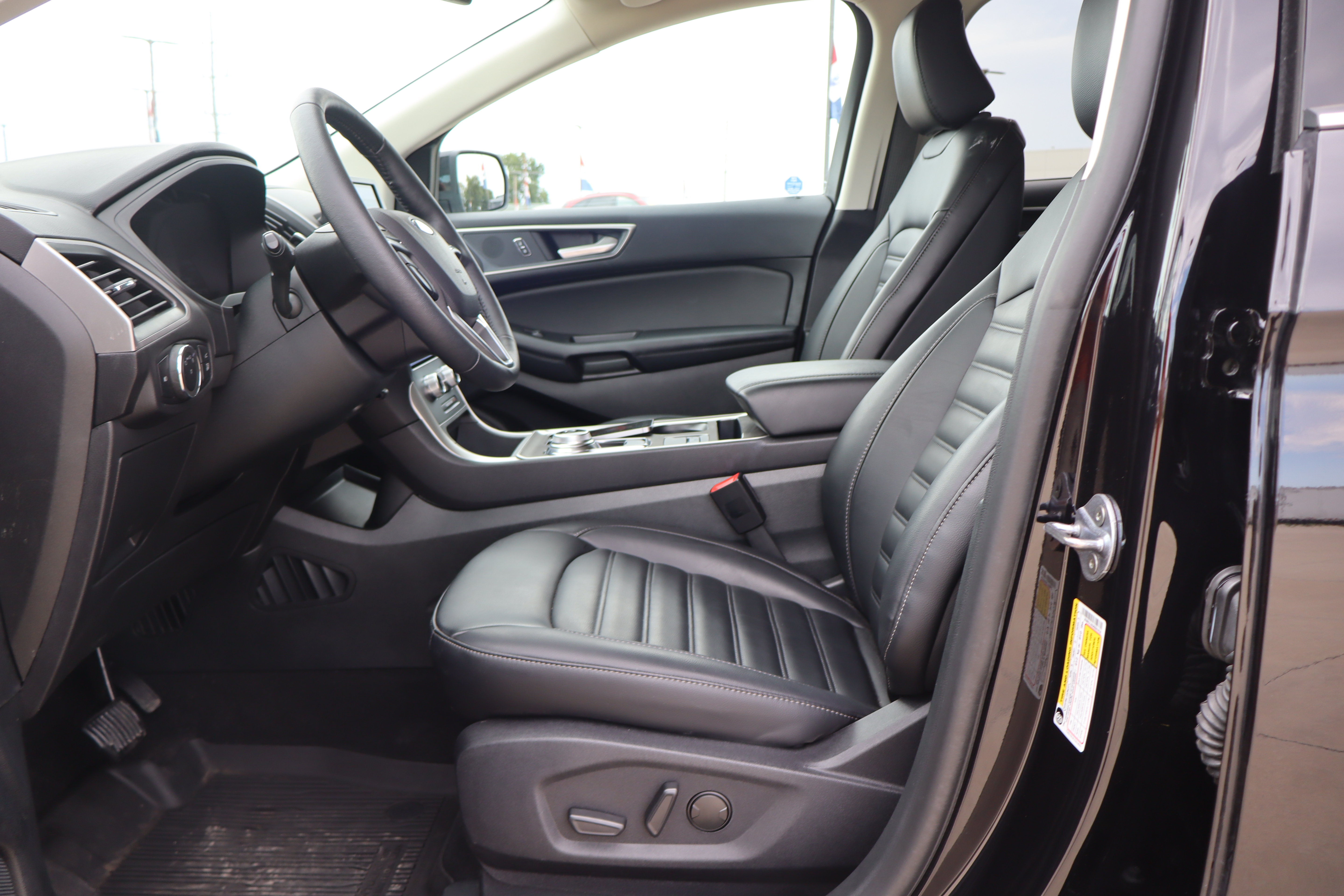 Used 2024 Ford Edge SEL w/ Convenience Package AWD/4WD image 10