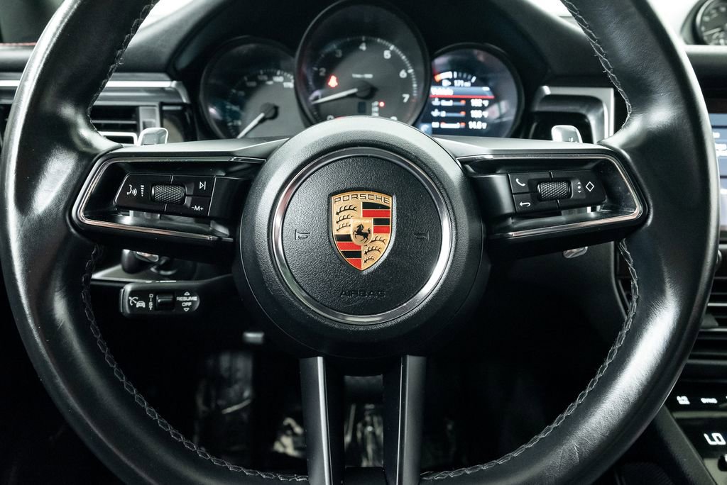 Used 2022 Porsche Macan image 16