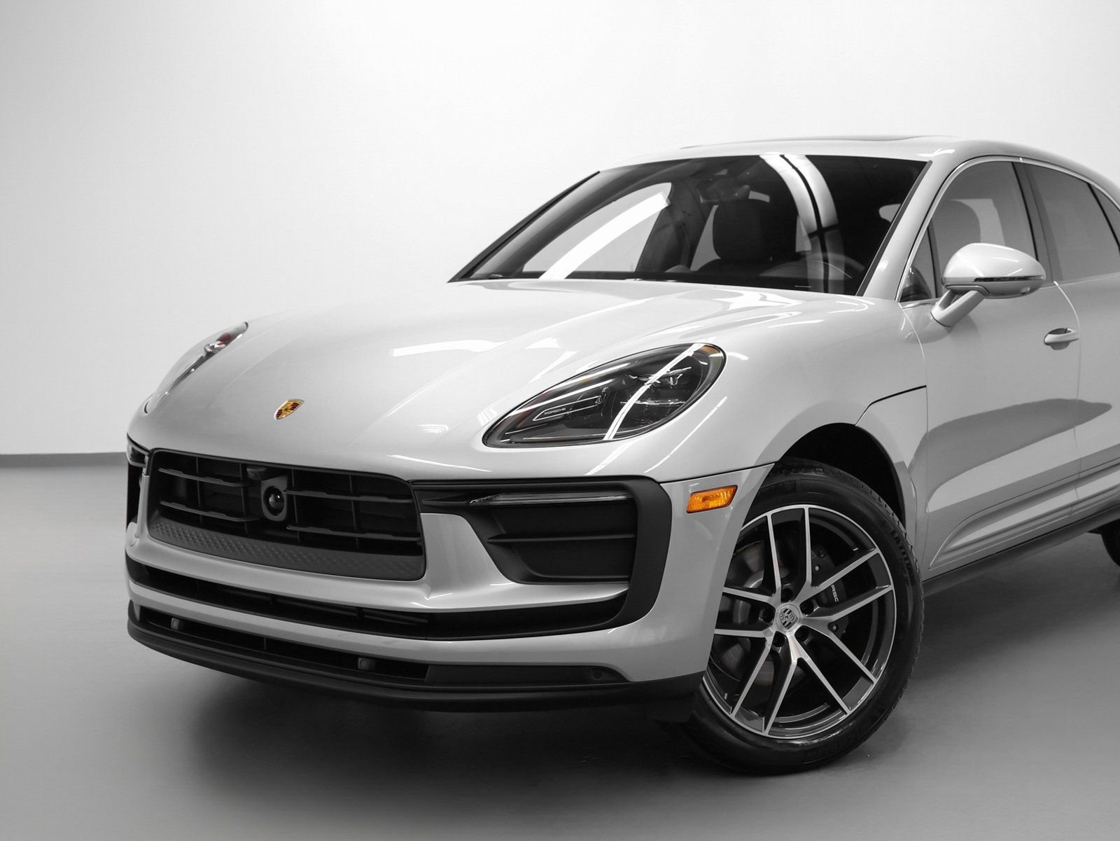 New 2026 Porsche Macan image 7