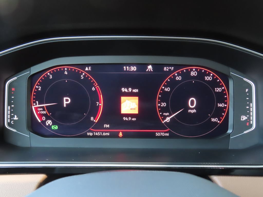 Used 2025 Volkswagen Jetta SEL FWD image 18