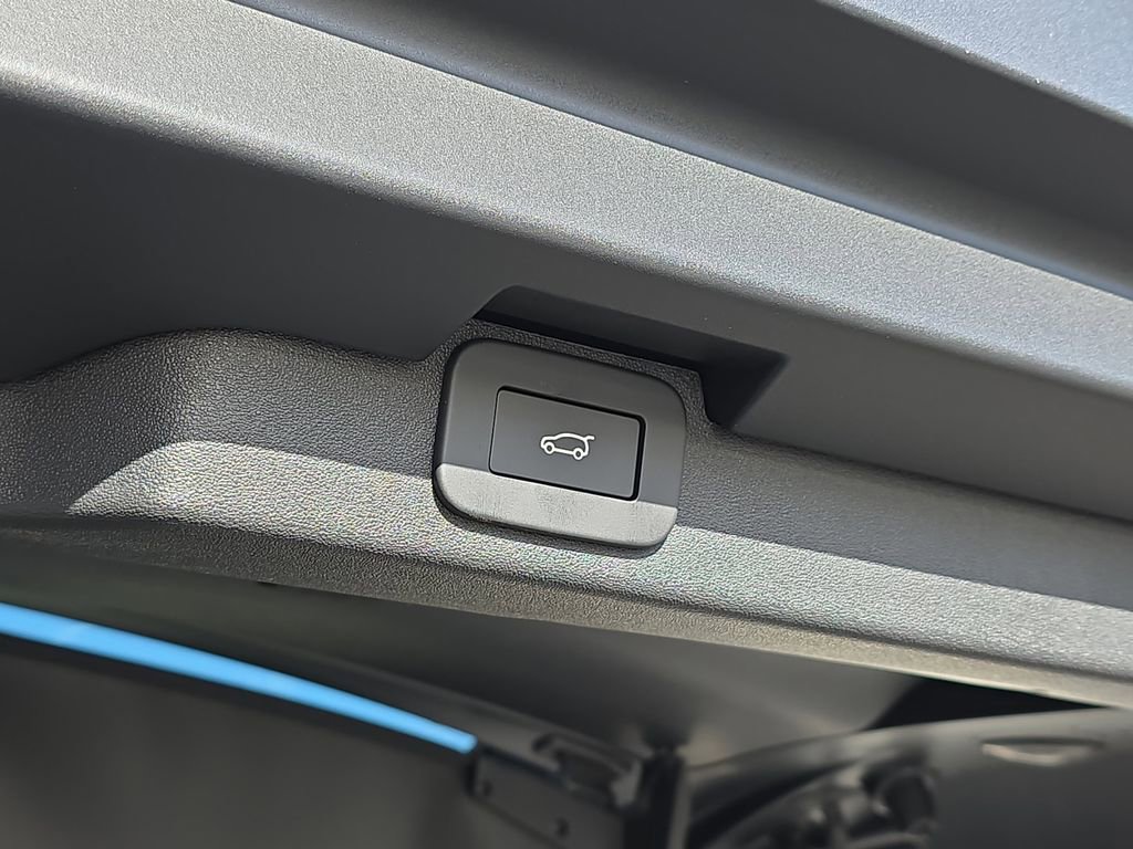 New 2026 Land Rover Discovery Limited Edition AWD/4WD image 13