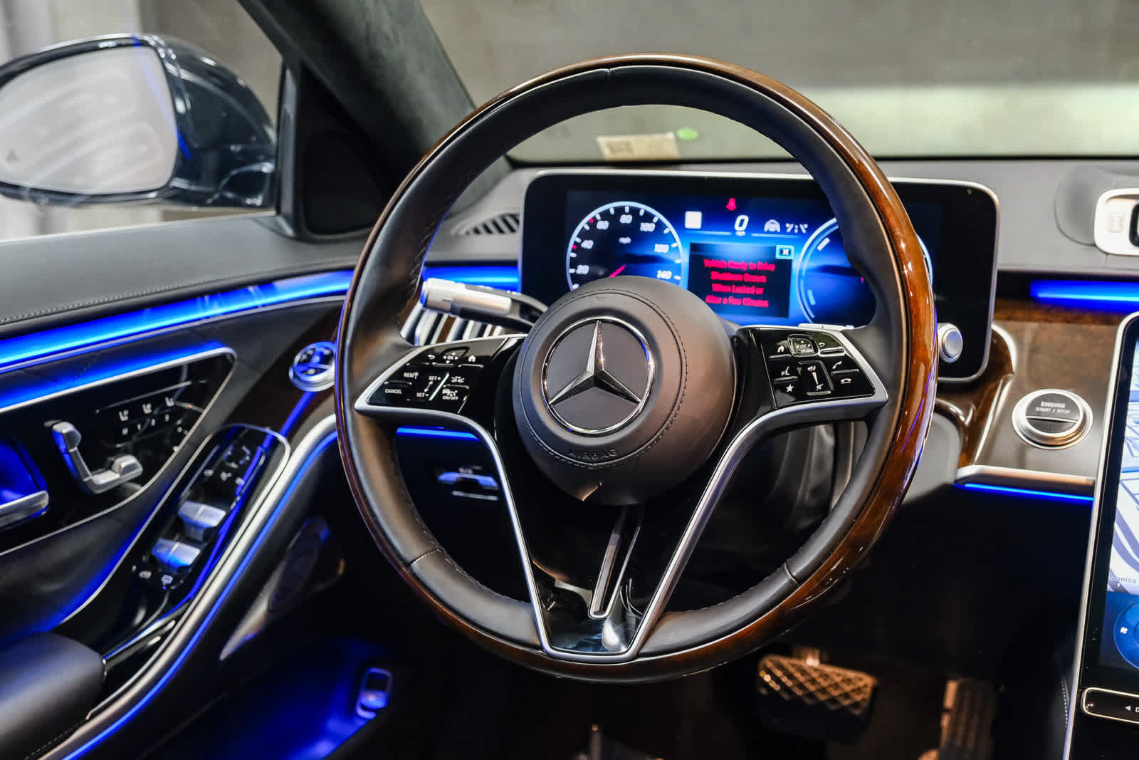Used 2024 Mercedes-Benz S 580e 4MATIC Sedan image 20