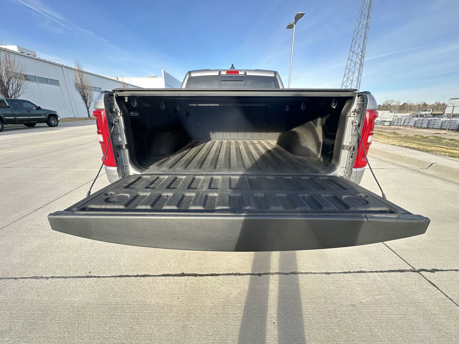 Used 2025 RAM 1500 Laramie w/ Sport Appearance Package AWD/4WD image 27