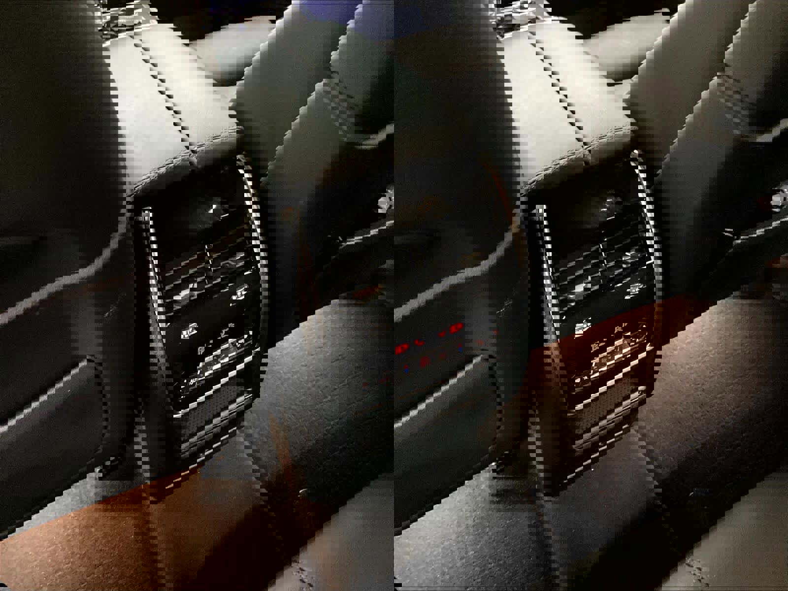 Used 2022 BMW X5 M50i w/ Executive Package image 35