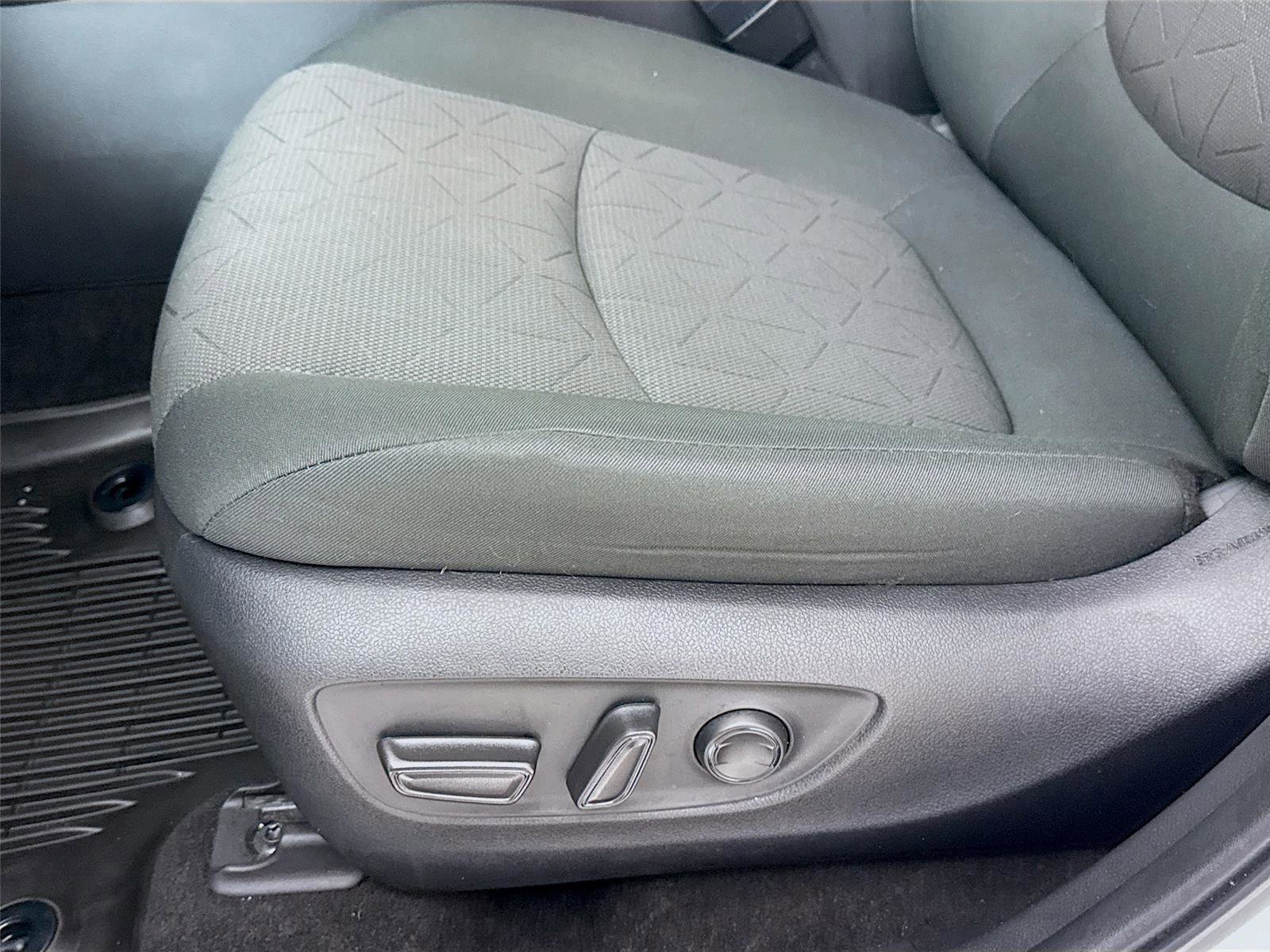 Used 2023 Toyota RAV4 XLE w/ Convenience Package image 20