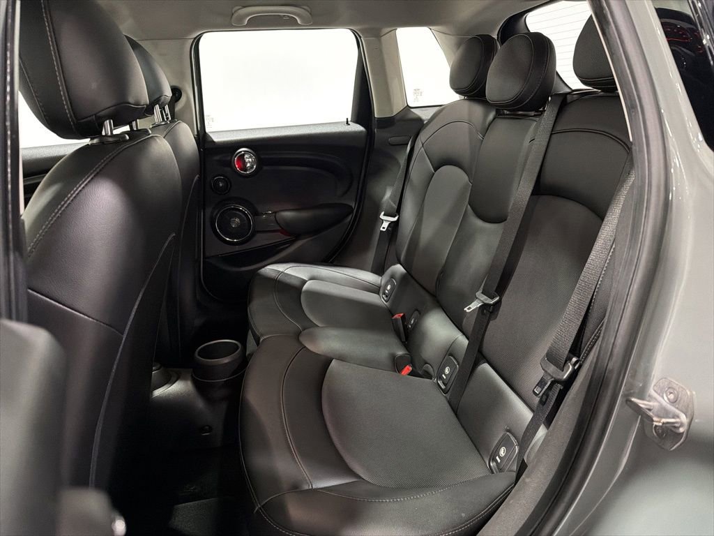 Used 2018 MINI Cooper 4-Door Hardtop image 31