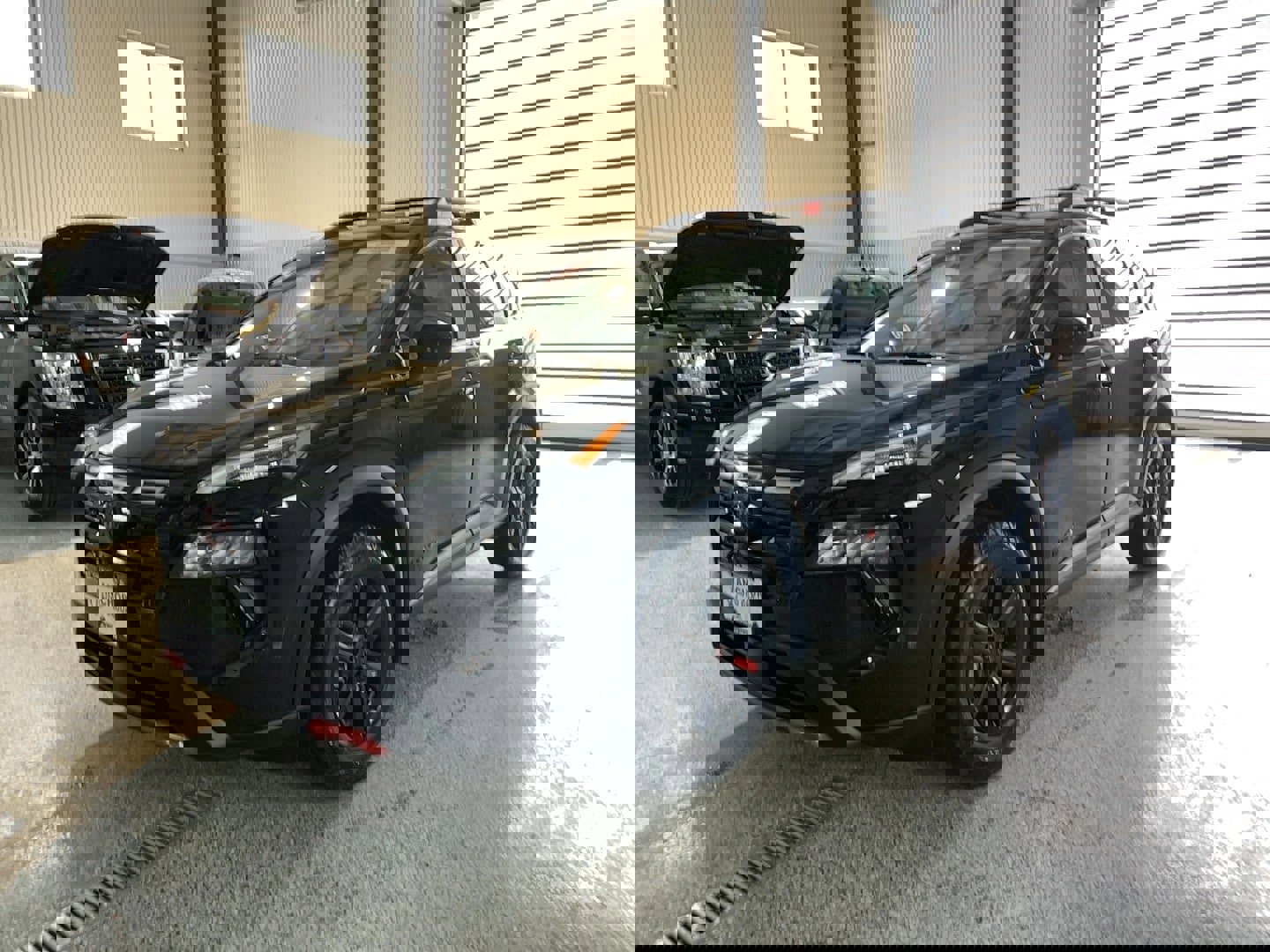 Used 2025 Nissan Rogue SV image 3