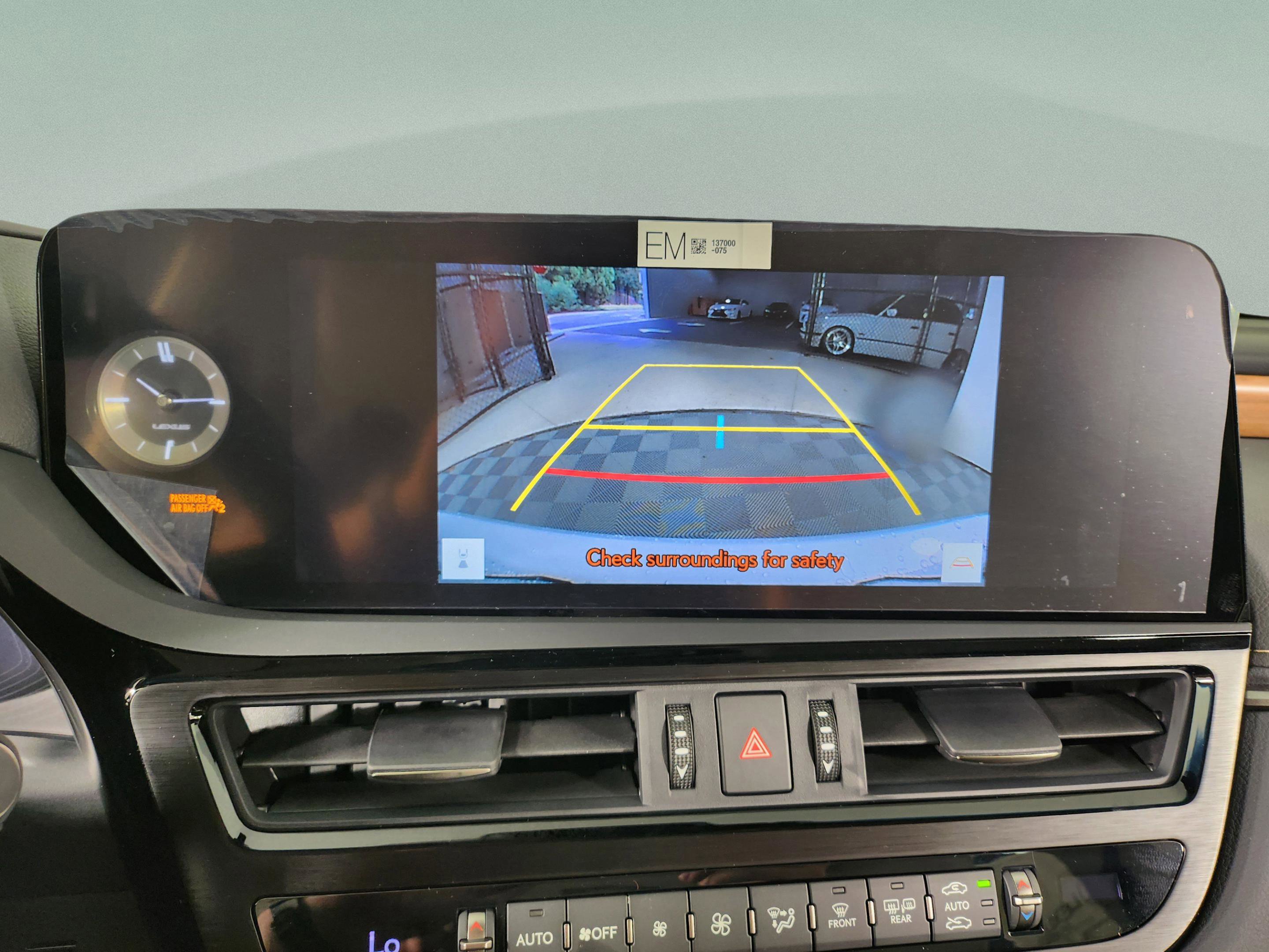 New 2025 Lexus ES 300h w/ Premium Package image 19