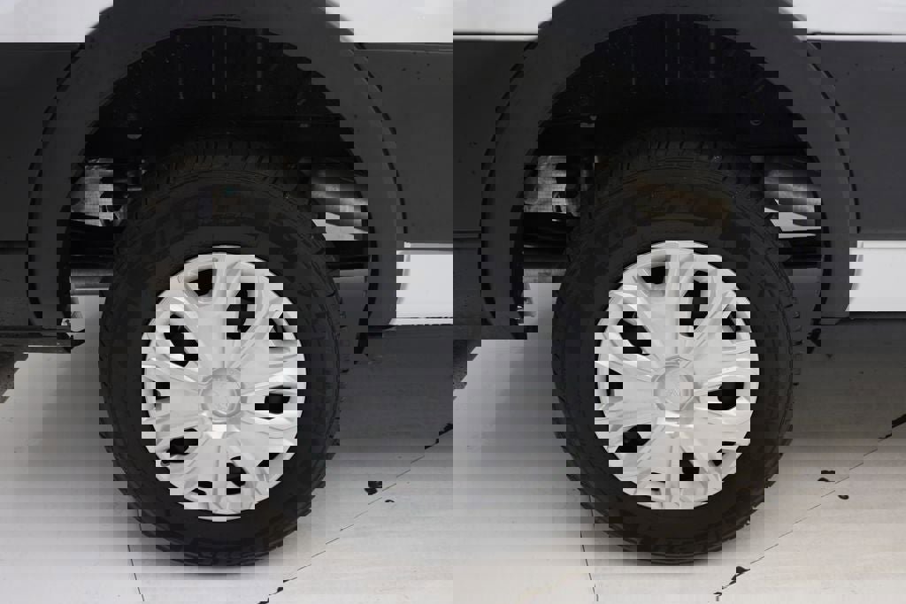 Used 2023 Ford Transit 350 XLT image 9