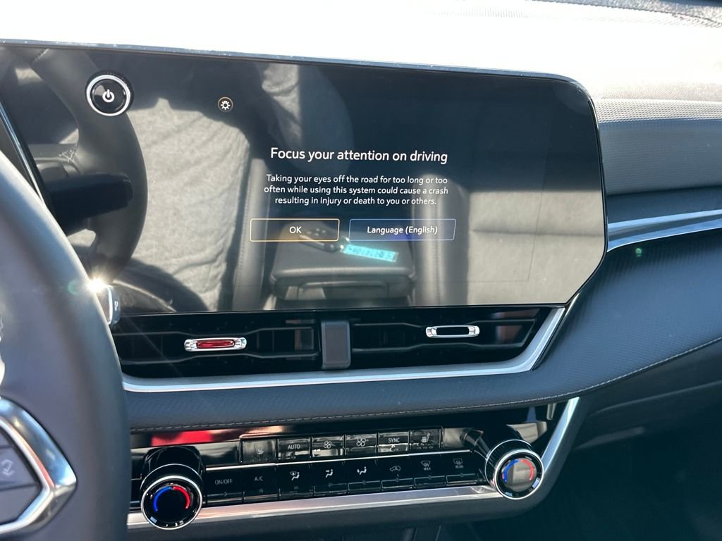 New 2026 Chevrolet Equinox LT w/ Convenience Package II image 24