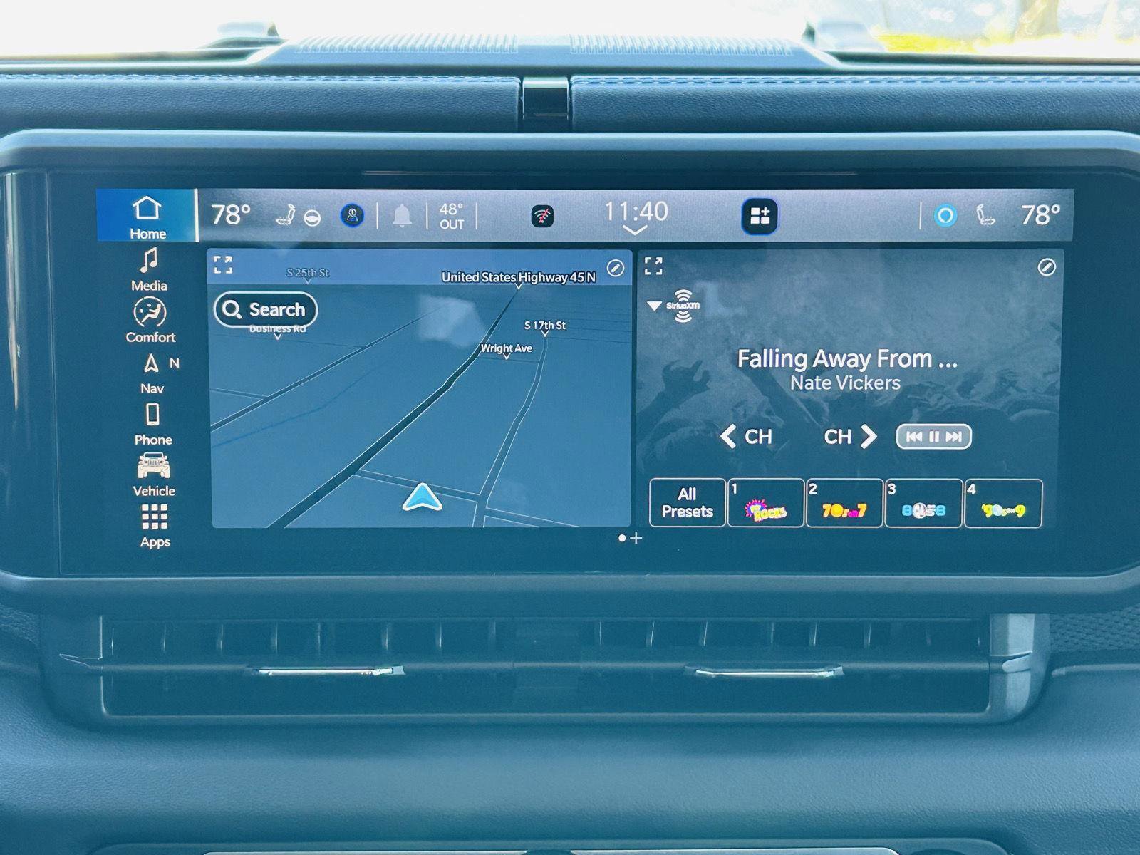 Used 2024 Jeep Gladiator Mojave w/ Technology Group image 20