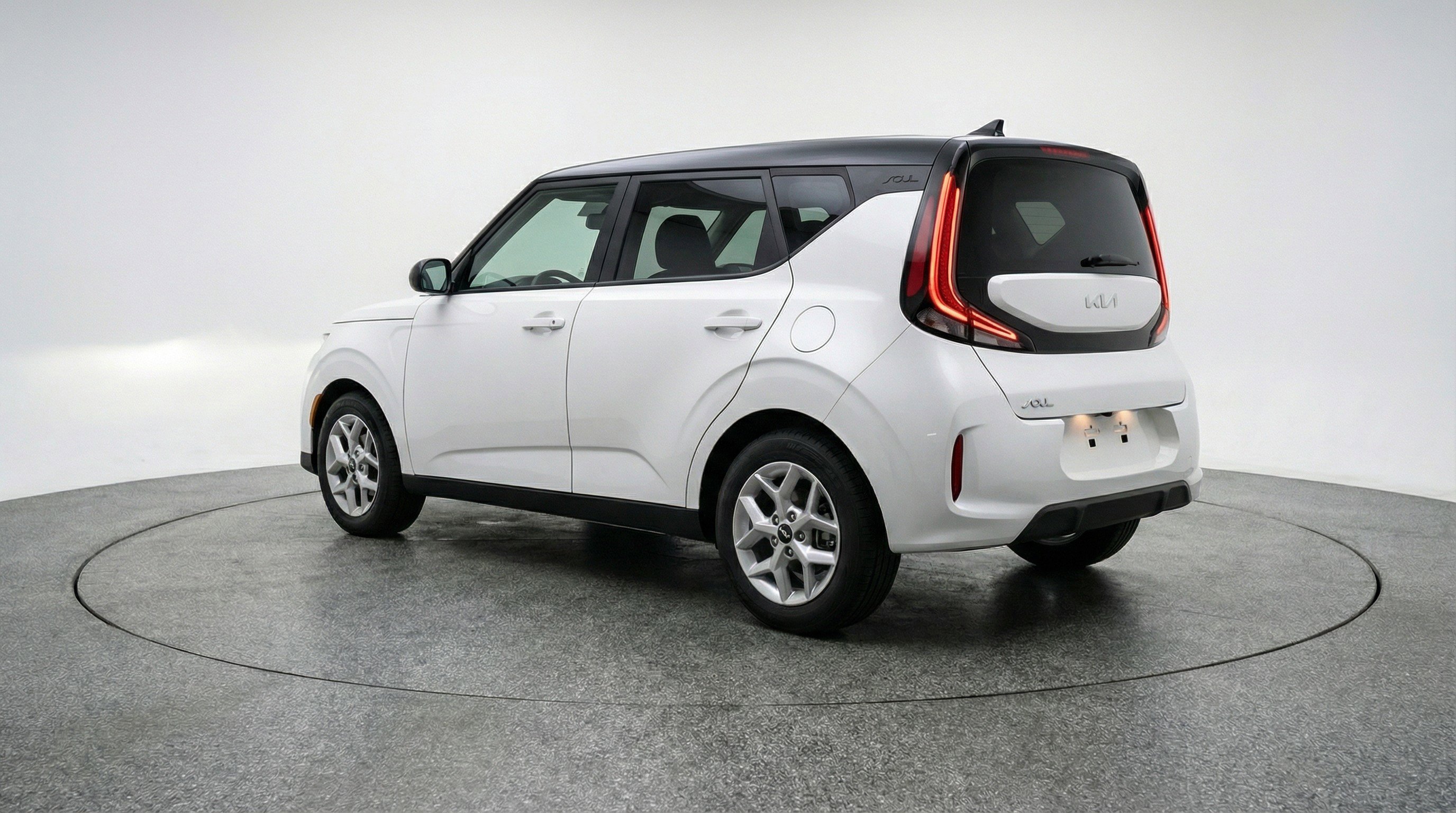 Used 2025 Kia Soul LX w/ LX Technology Package image 6
