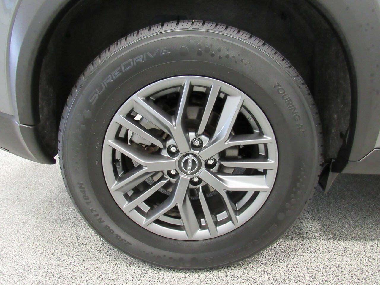 Used 2023 Nissan Rogue S AWD/4WD image 13