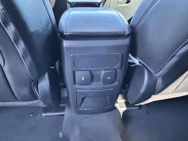 Used 2022 Ford Explorer XLT w/ Equipment Group 202A RWD image 17