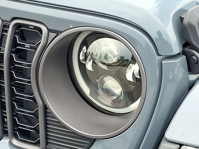 Used 2024 Jeep Gladiator Sport AWD/4WD image 29
