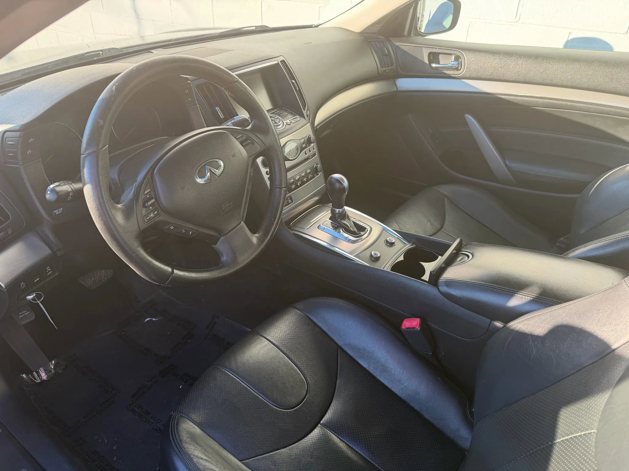 Used 2011 INFINITI G37 Journey w/ Premium Pkg image 9