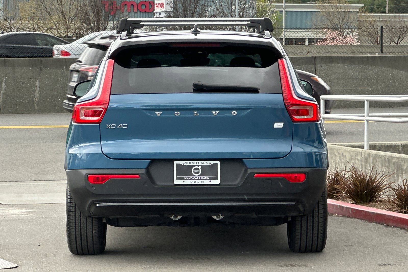 Certified 2023 Volvo XC40 Recharge Ultimate image 8