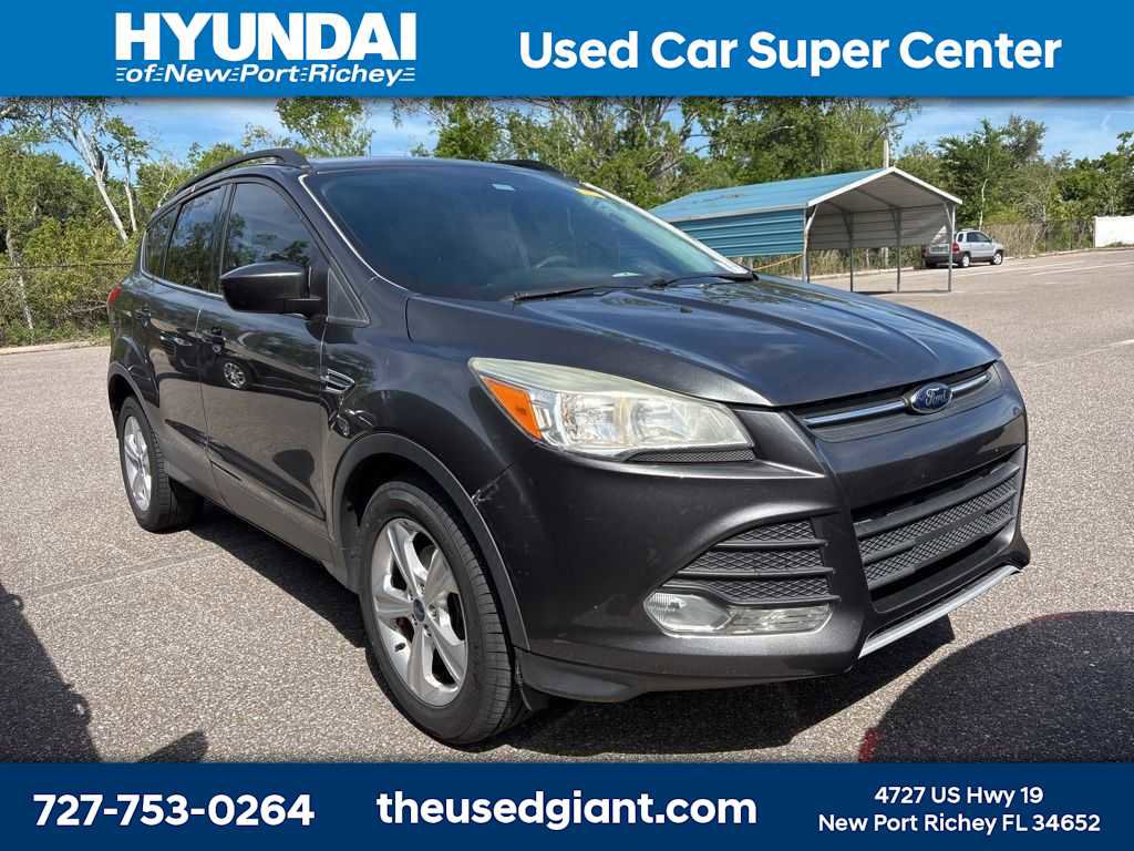 Used 2015 Ford Escape SE w/ Equipment Group 201A image 4