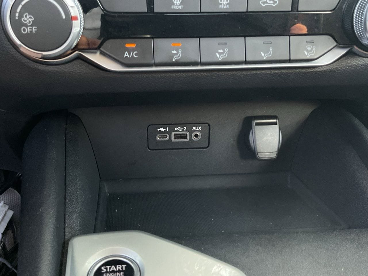 Used 2025 Nissan Altima 2.5 SV FWD image 24
