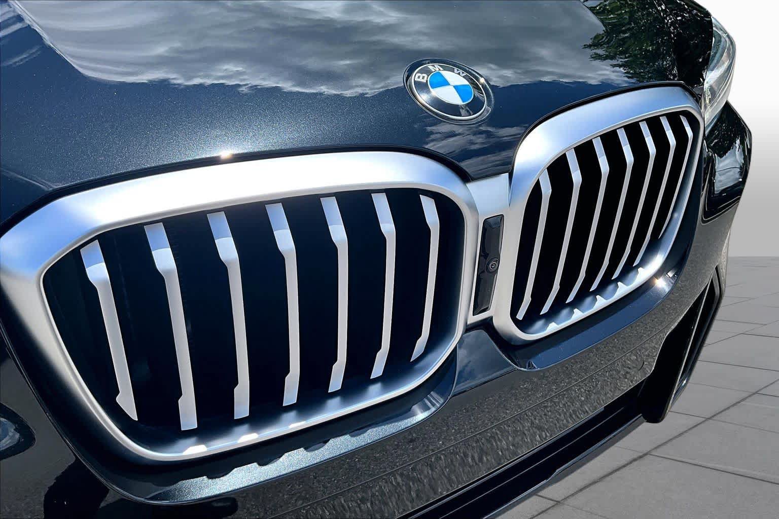 Used 2024 BMW X3 sDrive30i w/ M Sport Package RWD image 32