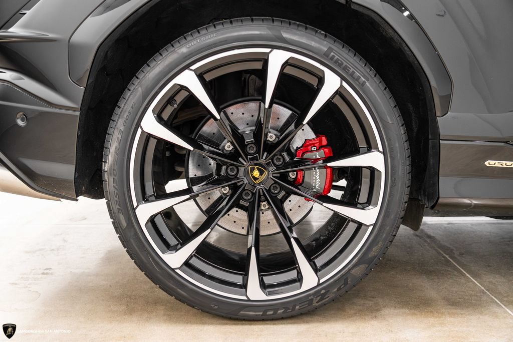 Used 2024 Lamborghini Urus S AWD/4WD image 8