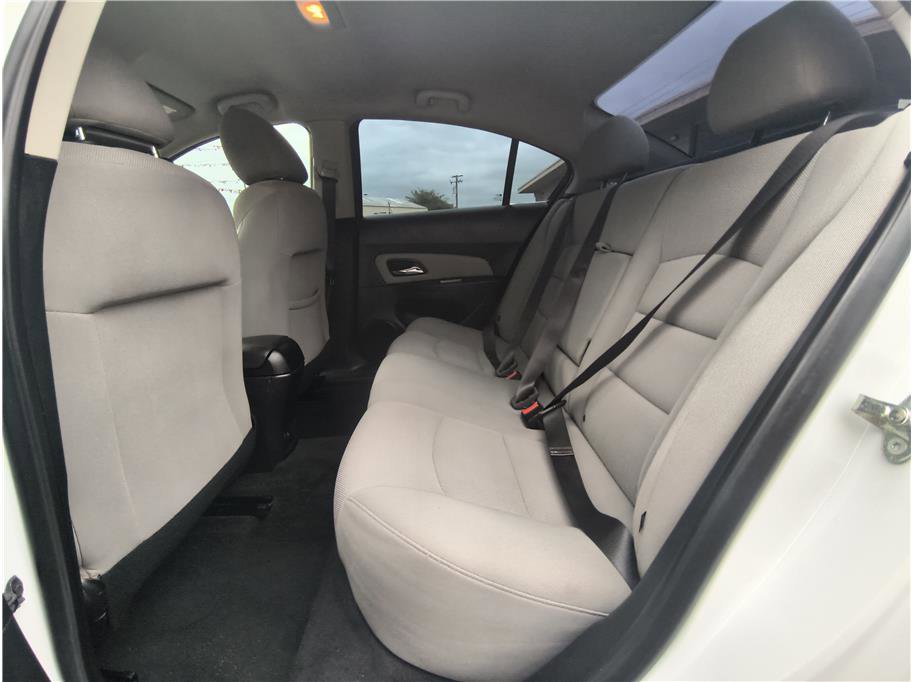 Used 2015 Chevrolet Cruze LT FWD image 9