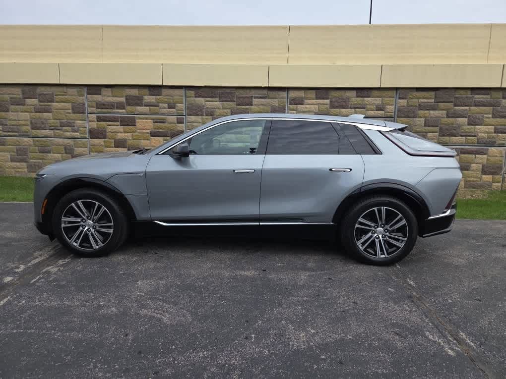 Used 2024 Cadillac Lyriq Luxury w/ LPO, Floor Liner Package image 14