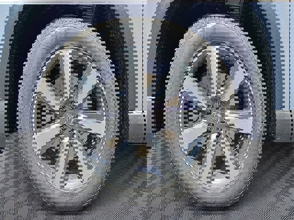 New 2025 Honda Pilot Touring image 5