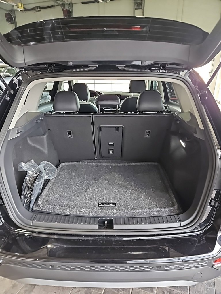 New 2026 Volkswagen Taos SE image 19