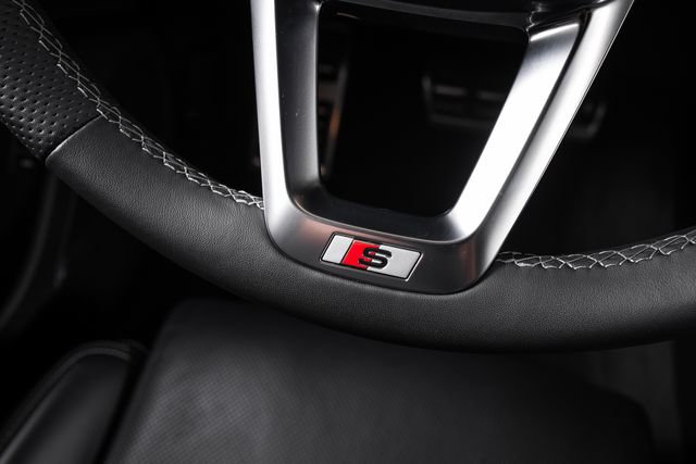 Used 2024 Audi SQ8 Prestige AWD/4WD image 43