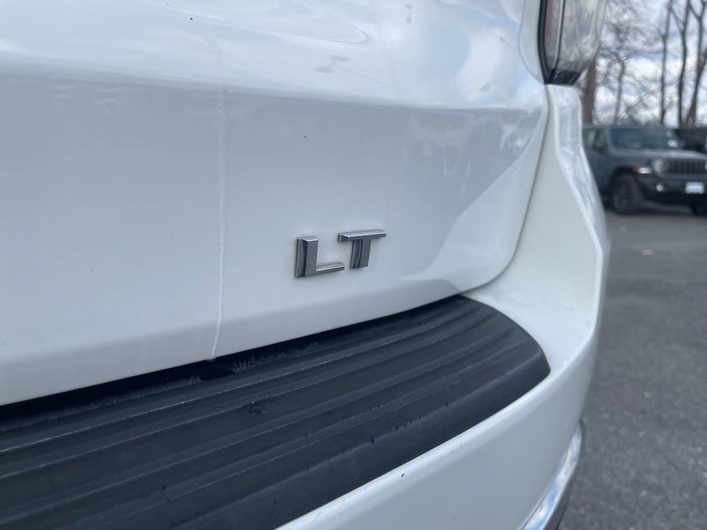 Used 2021 Chevrolet Suburban LT image 16