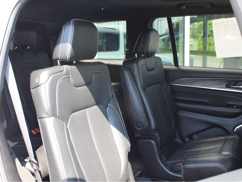 Certified 2023 Jeep Grand Cherokee L Overland AWD/4WD image 28
