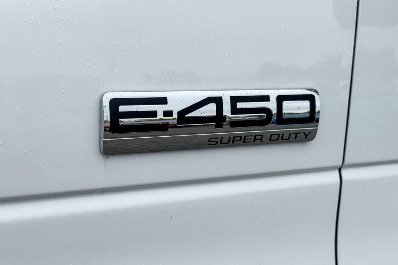 Used 2024 Ford E-450 and Econoline 450 Super Duty w/ Power Windows & Locks Group RWD image 25