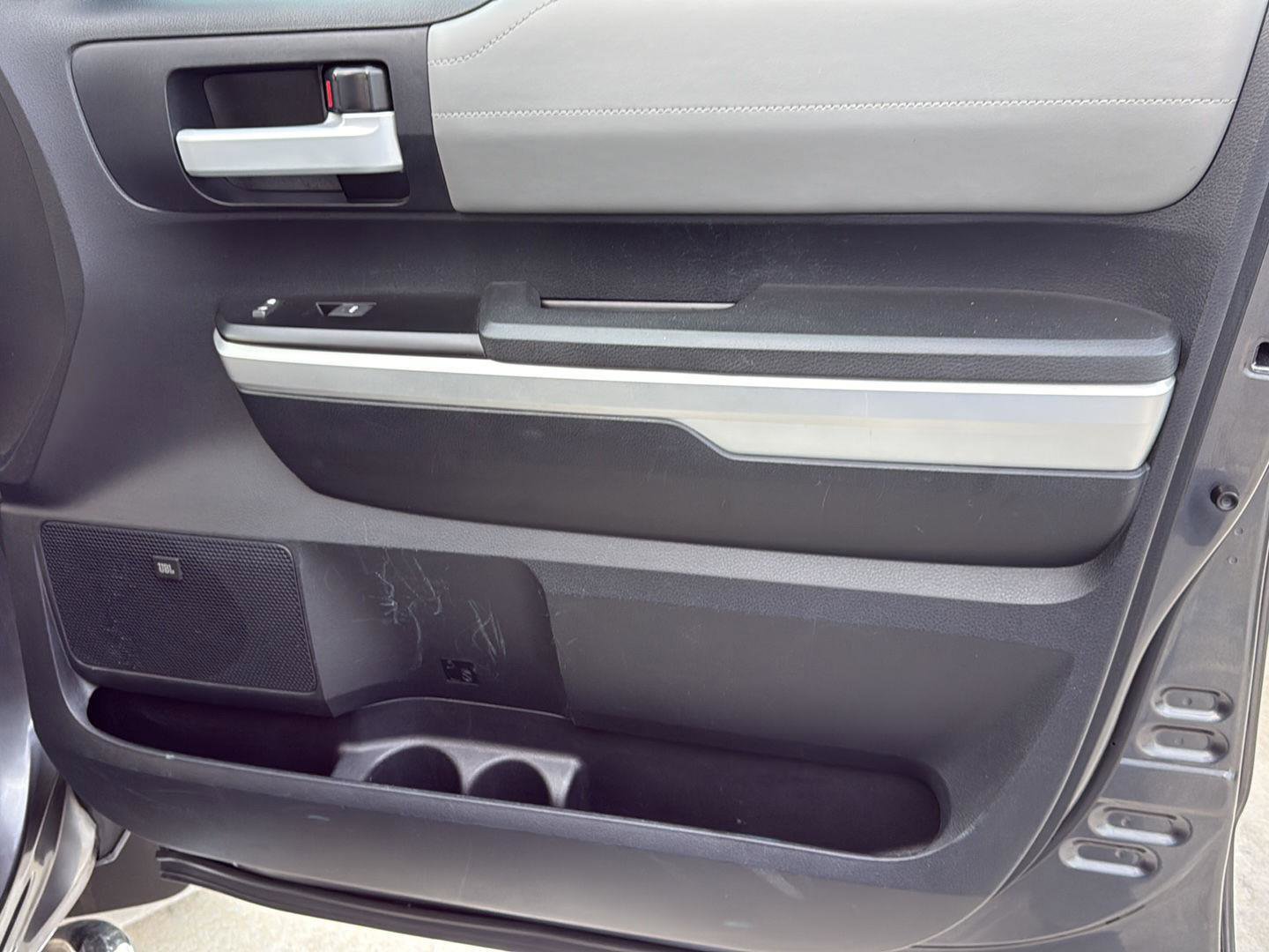 Used 2014 Toyota Tundra Limited w/ Limited Premium Package image 33