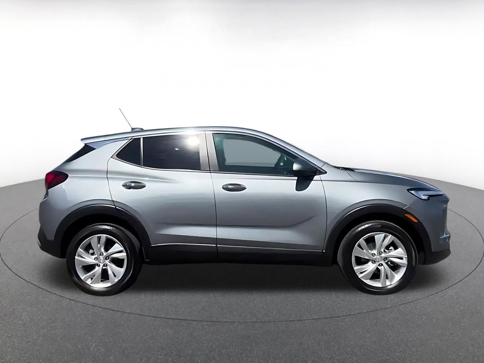 Used 2025 Buick Encore GX Preferred AWD/4WD image 14