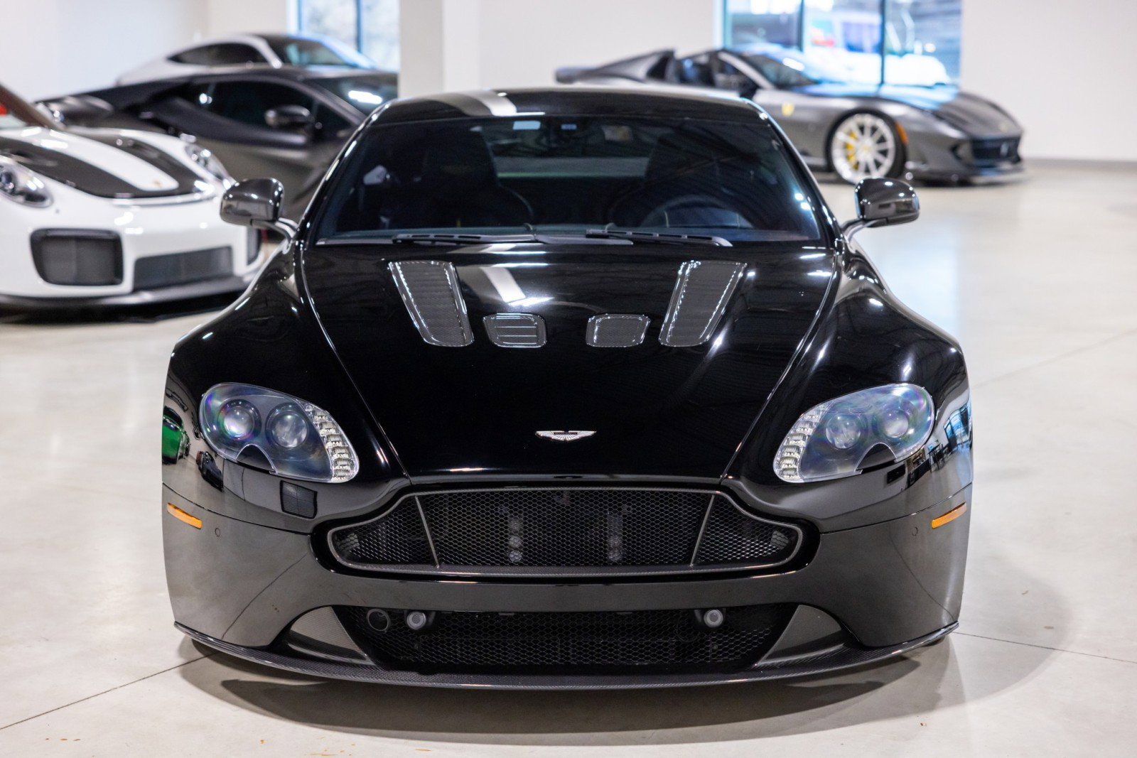 Used 2016 Aston Martin V12 Vantage S image 11